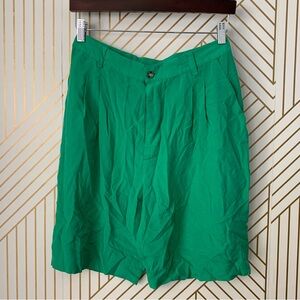 Go Silk 100% Silk long pleated Bermuda shorts green pockets button fly coquette